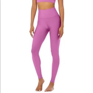 ALO Airlift 7/8 Leggings in Electric Violet Size XXS